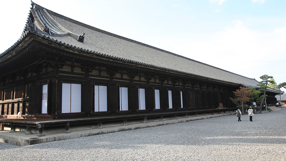 Sanjusangendo-Temple 2
