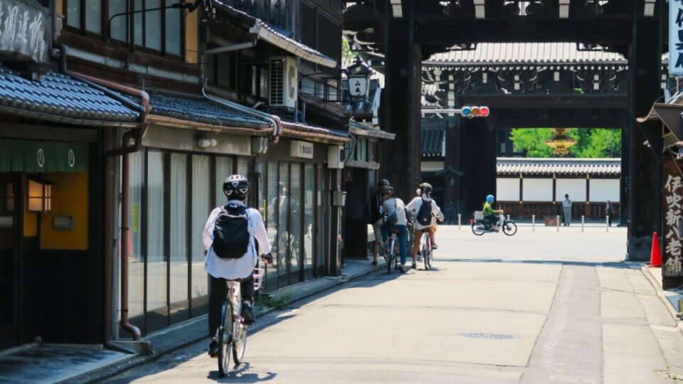 Nishi Honganji Temple Gate and Buddhist shops